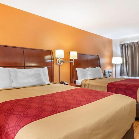 Carry On Inn & Suites LaFayette Bagian luar foto