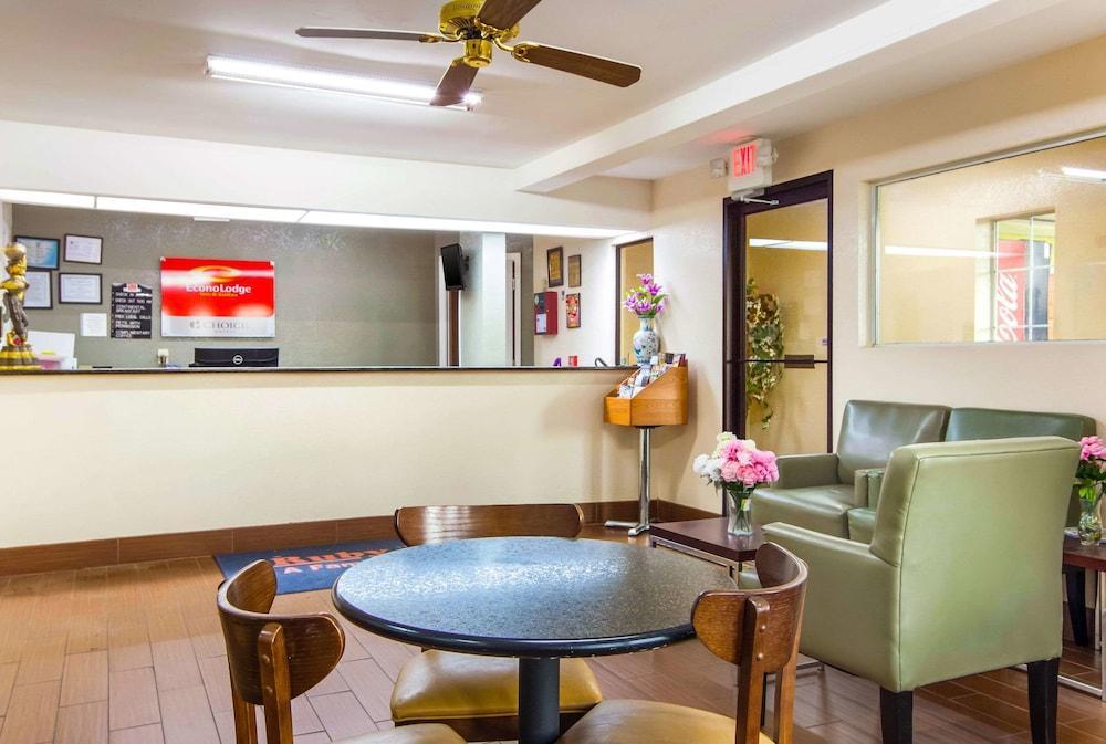 Carry On Inn & Suites LaFayette Bagian luar foto