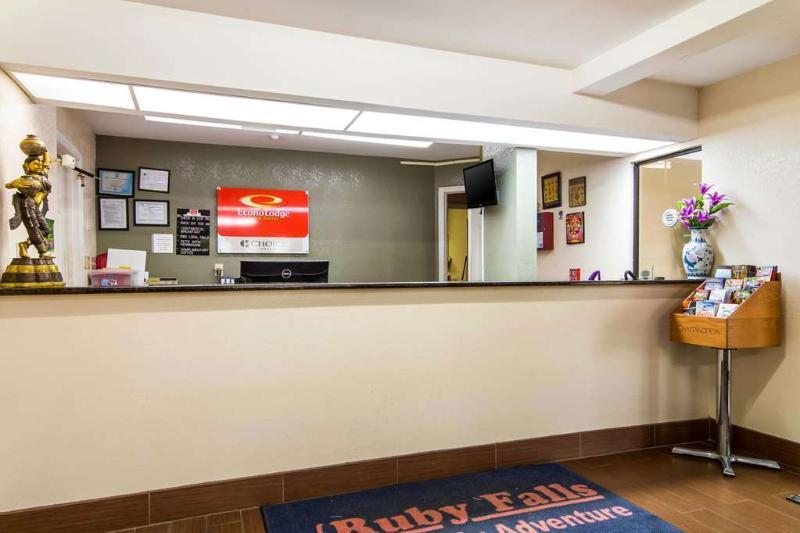 Carry On Inn & Suites LaFayette Bagian luar foto