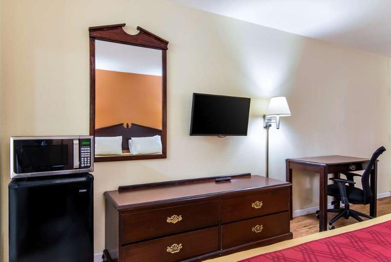 Carry On Inn & Suites LaFayette Bagian luar foto