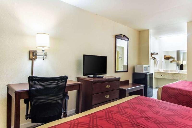 Carry On Inn & Suites LaFayette Bagian luar foto